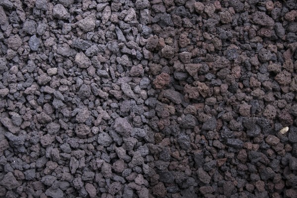 Lava Splitt braun 2 - 8 mm trockener und nasser Zustand